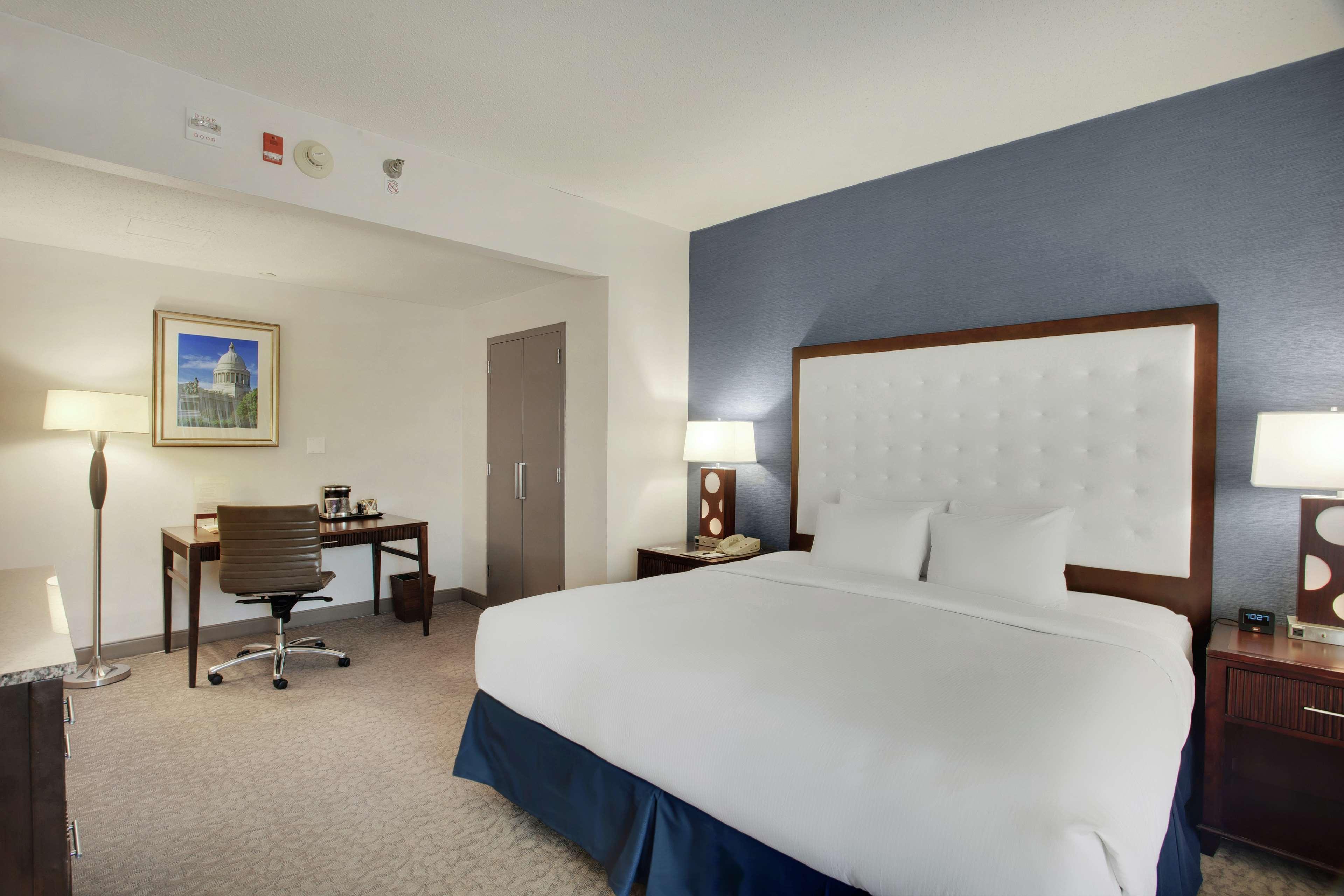 Doubletree By Hilton Little Rock Hotel Ngoại thất bức ảnh