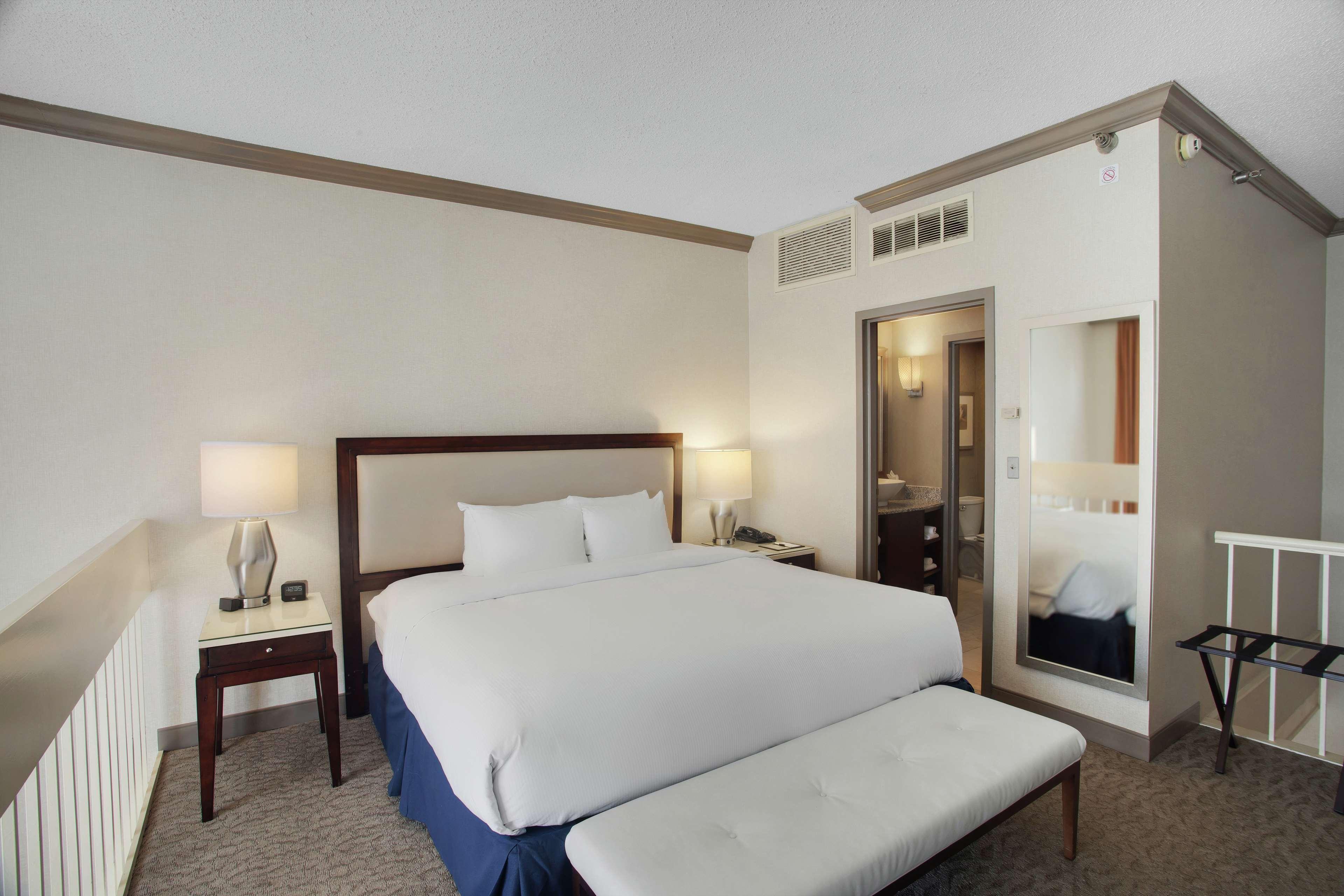 Doubletree By Hilton Little Rock Hotel Ngoại thất bức ảnh