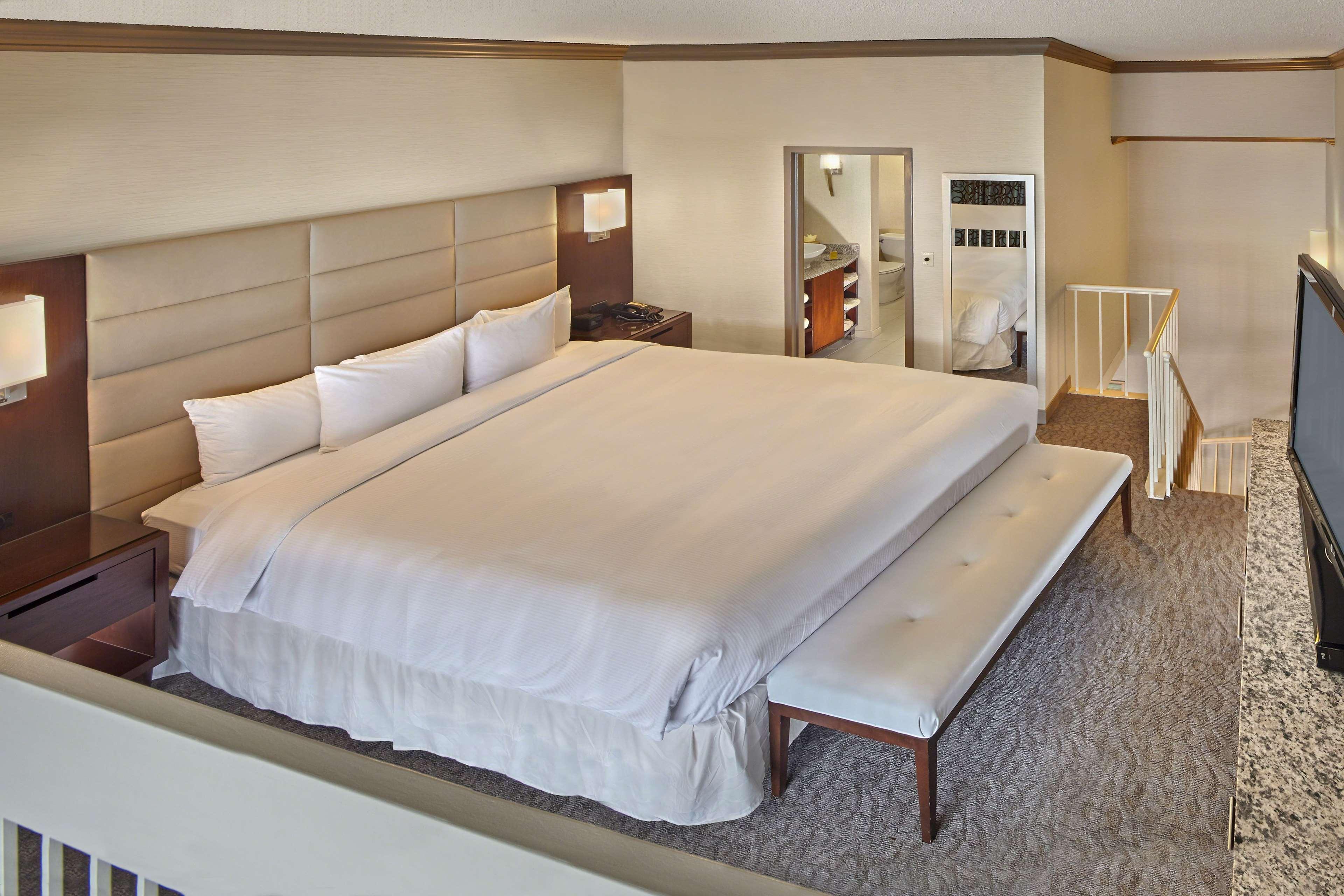 Doubletree By Hilton Little Rock Hotel Ngoại thất bức ảnh