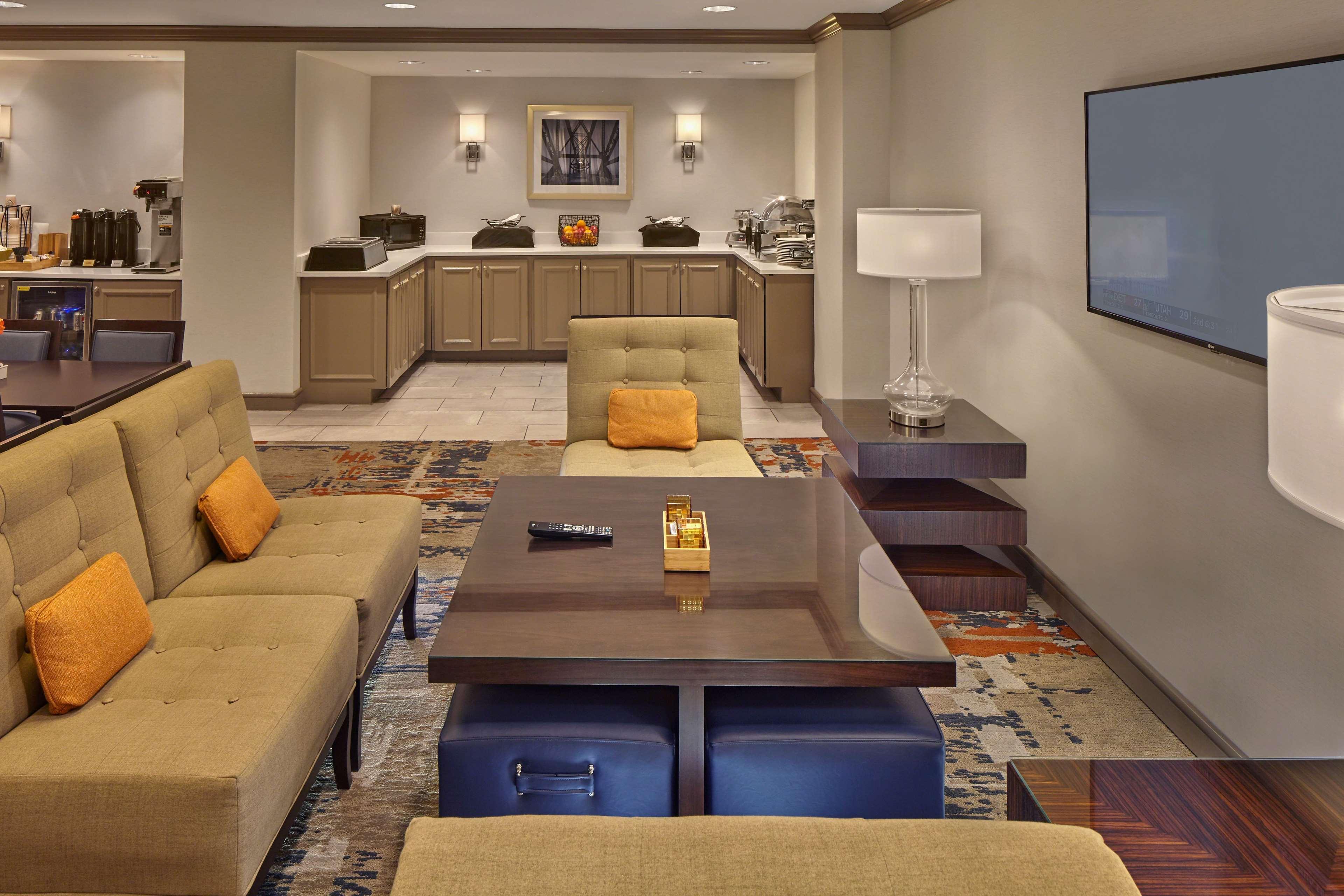 Doubletree By Hilton Little Rock Hotel Ngoại thất bức ảnh