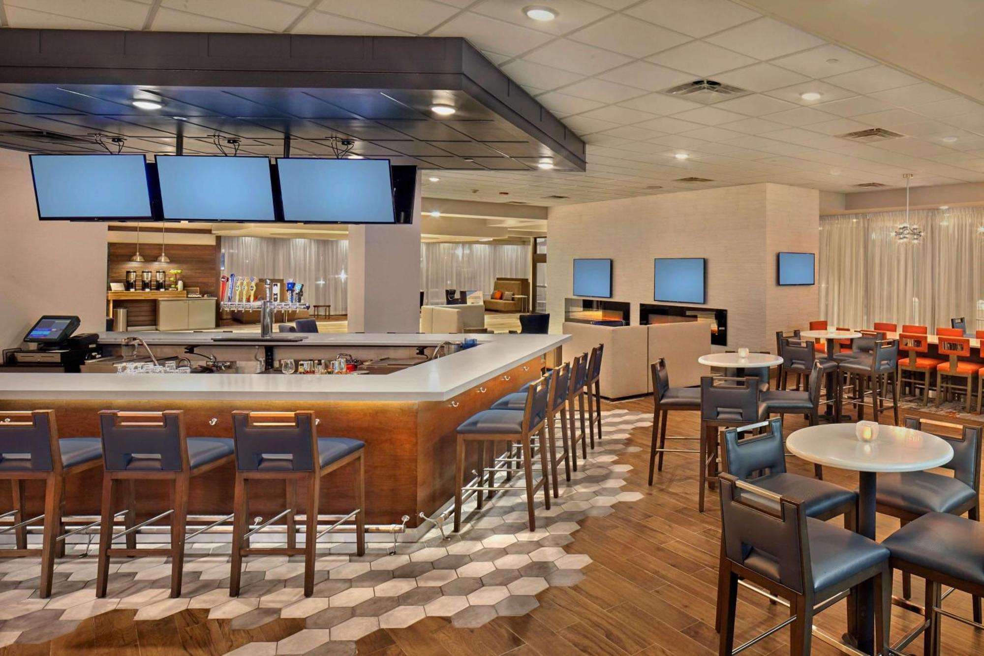 Doubletree By Hilton Little Rock Hotel Ngoại thất bức ảnh